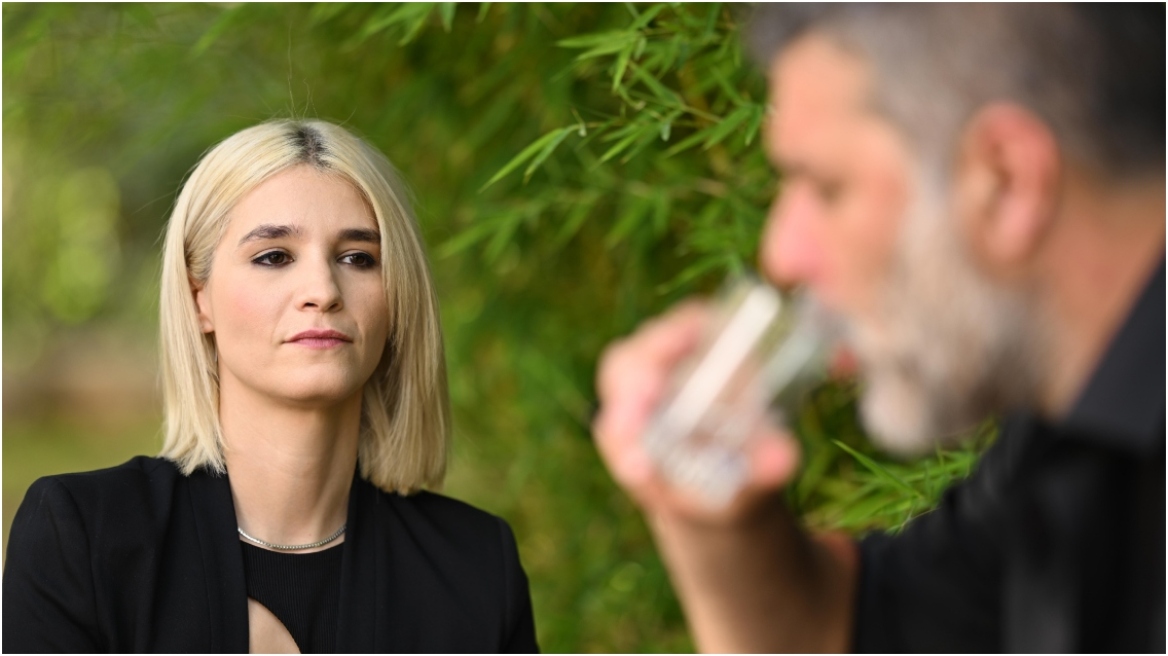 Σασμός: O Αντρέας προσεγγίζει τη Στέλλα με σκοτεινούς σκοπούς