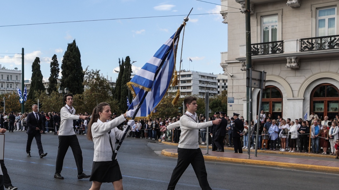 Καιρός: Βροχές σήμερα κυρίως στα δυτικά και βόρεια - Με καλό καιρό οι παρελάσεις σε Αθήνα και Θεσσαλονίκη