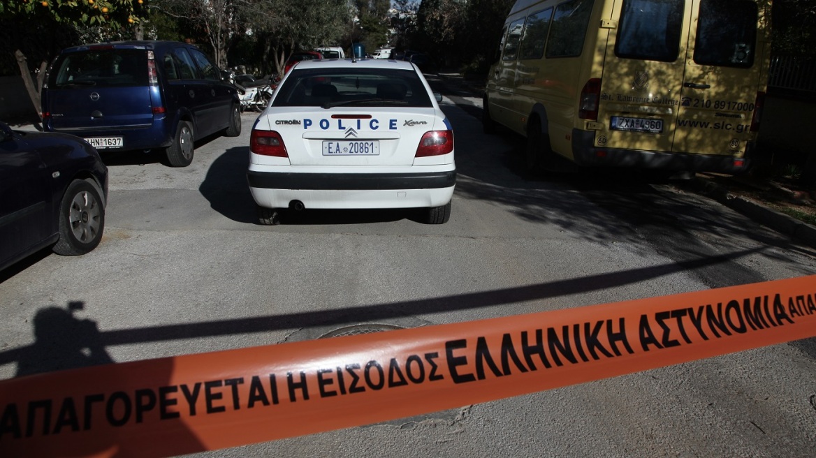 Παλαιό Φάληρο: Στη φάκα συμμορία διαρρηκτών - Προσπαθούσαν να ξηλώσουν την μπαλκονόπορτα με τα χέρια