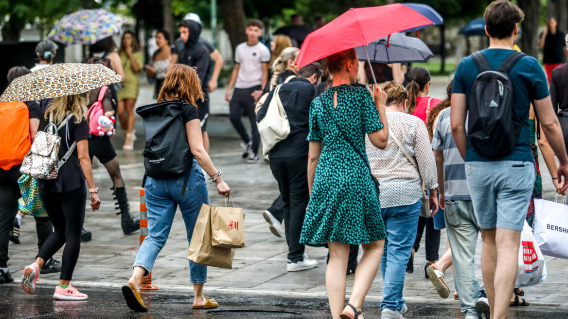 Καιρός: Επιδείνωση σήμερα με βροχές και καταιγίδες - Πότε έρχονται τα πρώτα χιόνια 