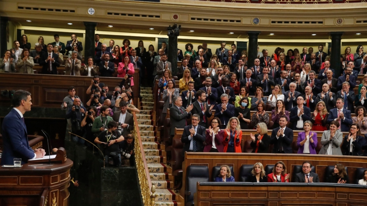 Πέδρο Σάντσεθ: Επανεξελέγη νέος πρωθυπουργός της Ισπανίας