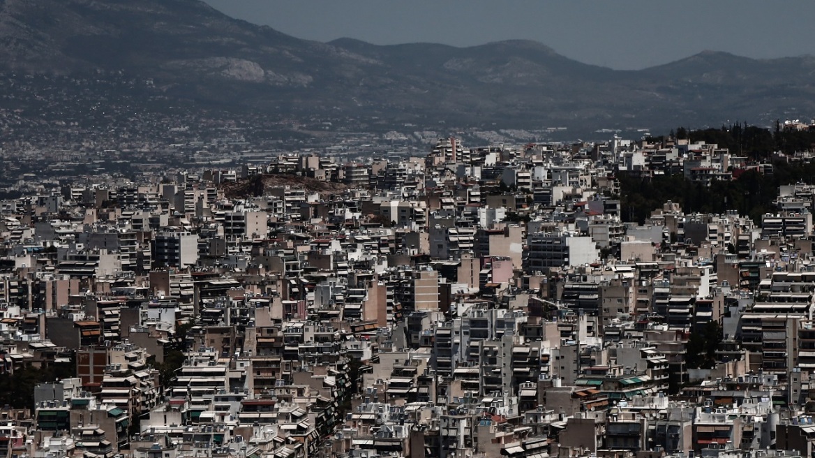 Πώς φτάσαμε στη συμφωνία των συμβολαιογράφων με την κυβέρνηση