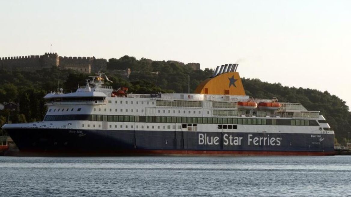 Το Blue Star Πάτμος δεν μπόρεσε να δέσει στο λιμάνι της Ρόδου λόγω κακοκαιρίας