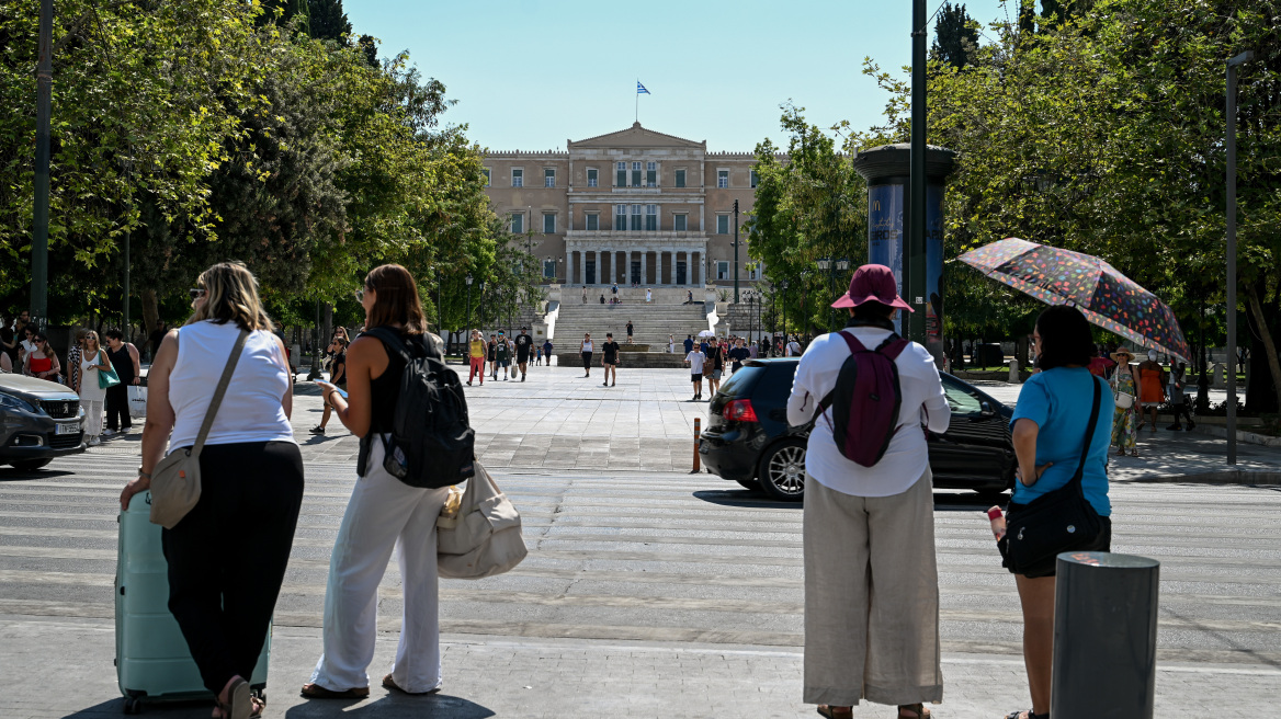 Καιρός: Χειμώνας με 20 βαθμούς Κελσίου και δυνατούς νοτιάδες το Σαββατοκύριακο - Βροχές στην Αττική από εβδομάδα