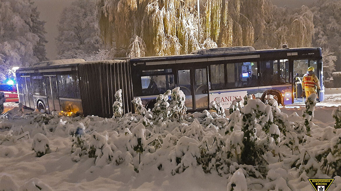 Γερμανία: Σαρώνει η κακοκαιρία - Προβλήματα σε πτήσεις και μετακινήσεις από τον χιονιά (βίντεο & φωτογραφίες)