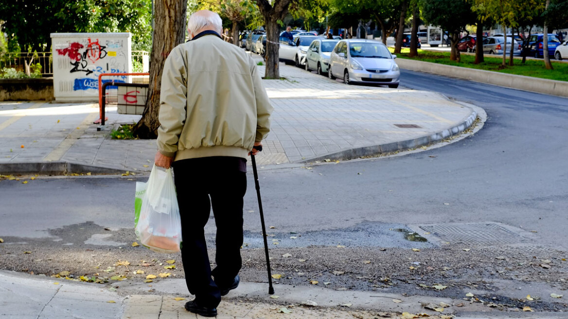 Δημογραφικό: Αρνητικό ρεκόρ για Ελλάδα - Στην 6η θέση παγκοσμίως στη γήρανση του πληθυσμού