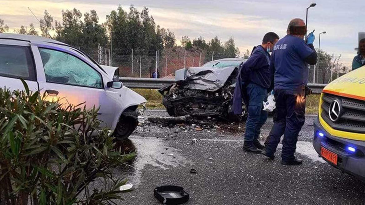 Πώς έγινε το φρικτό τροχαίο στα Σπάτα - Νεκροί ένας 18χρονος και μία 52χρονη