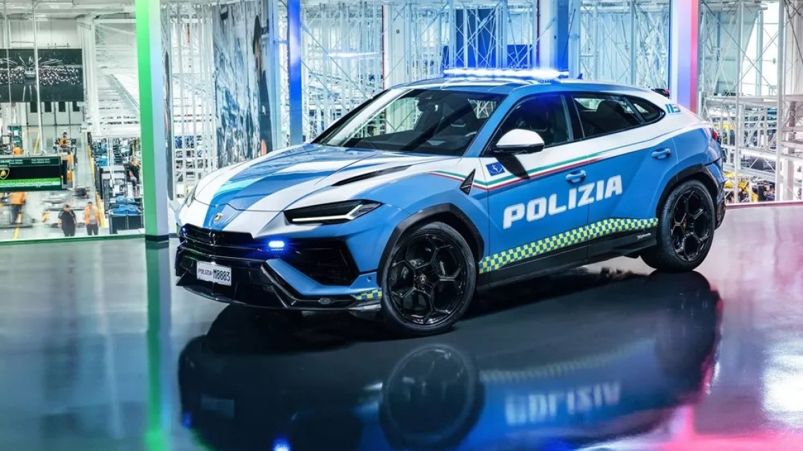 Η Lamborghini Urus αναλαμβάνει υπηρεσία