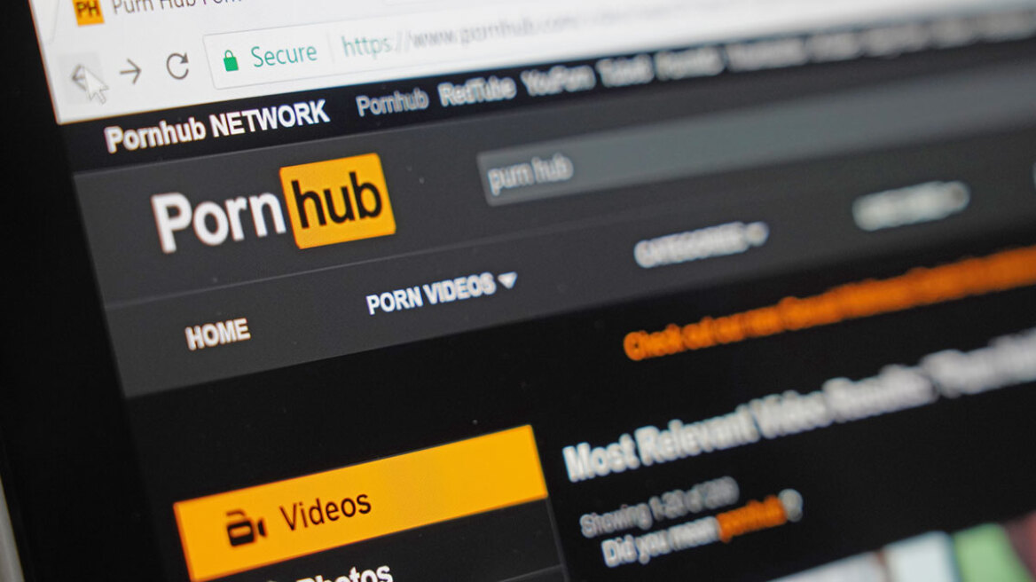 Το Pornhub αποκαλύπτει τις πιο δημοφιλείς αναζητήσεις του 2023 - Σέξι γιαγιάδες, ρομπότ και στολές τα φετίχ της χρονιάς