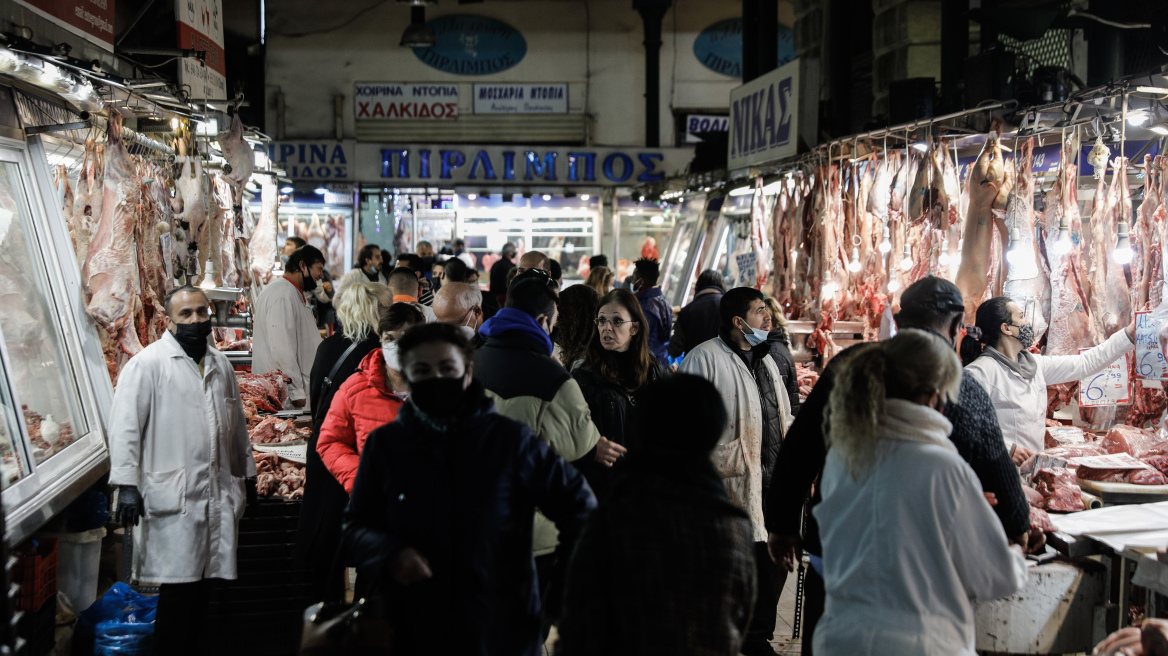 Χριστούγεννα: Οι τιμές των εδεσμάτων για το γιορτινό τραπέζι - Ακριβότερα κρέας, οπωροκηπευτικά, γλυκά