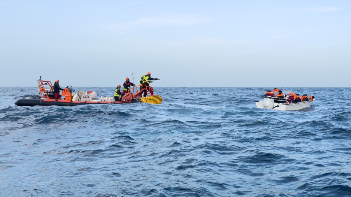 Ανετράπη πλεούμενο με 86 μετανάστες στα ανοικτά της Λιβύης, σώθηκαν μόνον 25