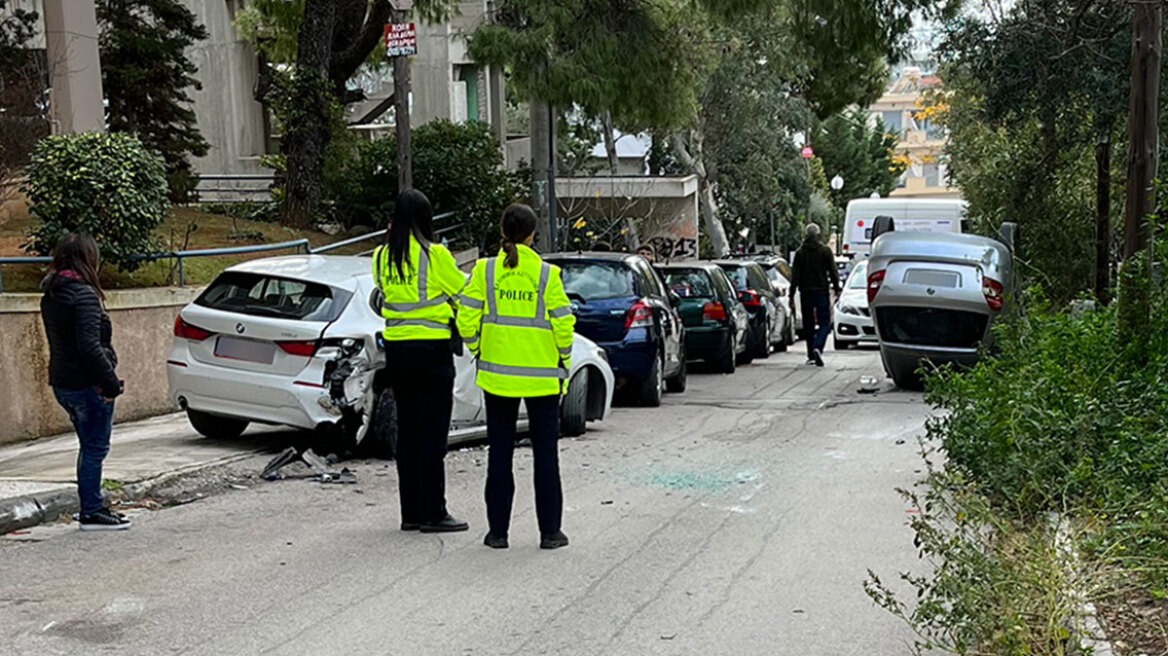 Σοβαρό τροχαίο στα Μελίσσια - Τούμπαρε αυτοκίνητο σε στενό δρόμο