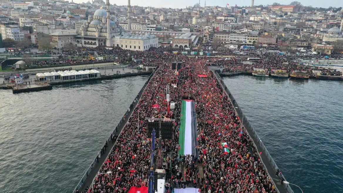 Τουρκία: Πρωτοχρονιάτικες διαδηλώσεις στην Κωνσταντινούπολη «κατά του PKK και του Ισραήλ»