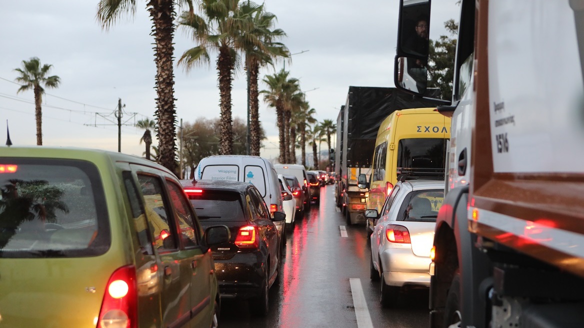 Πώς πρέπει να οδηγούμε σε συνθήκες κακοκαιρίας - Οι οδηγίες του υπουργείου Μεταφορών