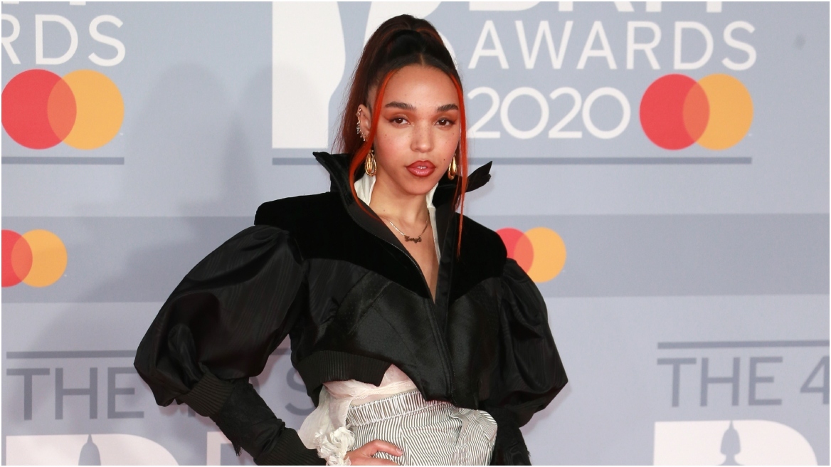 FKA twigs: Διαφήμιση της Calvin Klein απαγορεύτηκε στην Αγγλία γιατί την παρουσιάζει ως σεξουαλικό αντικείμενο