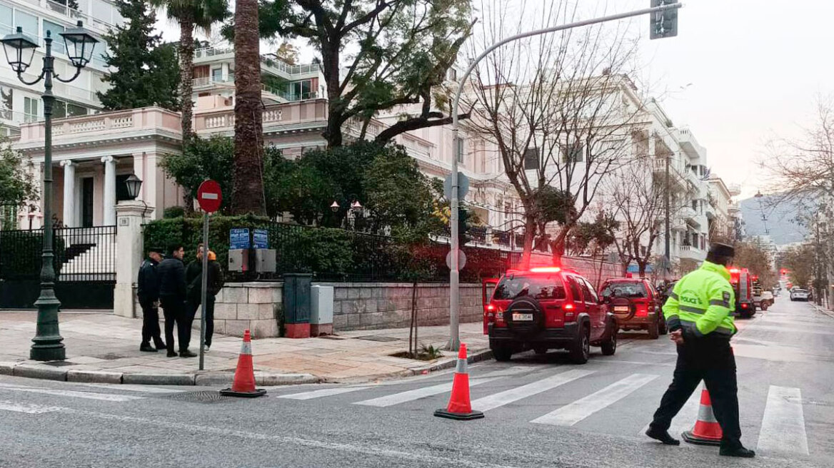 Πυρκαγιά σε αποθήκη του Μεγάρου Μαξίμου - Βίντεο