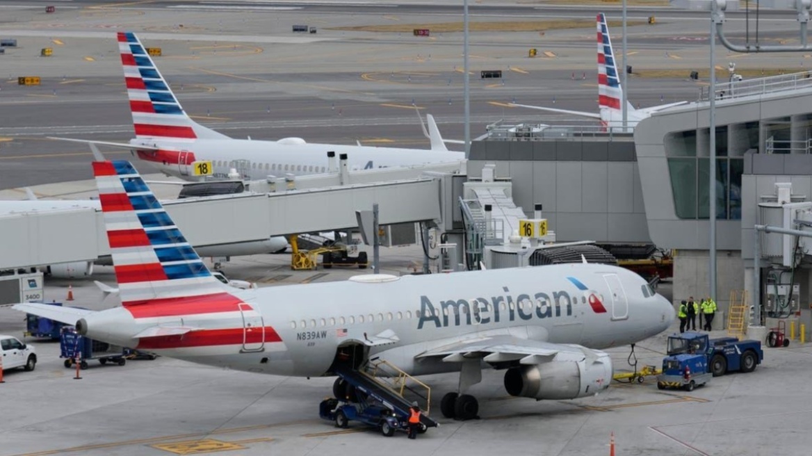 Πτήση της American Airlines εξετράπη της πορειας της λόγω πυρκαγιάς στο αεροσκάφος