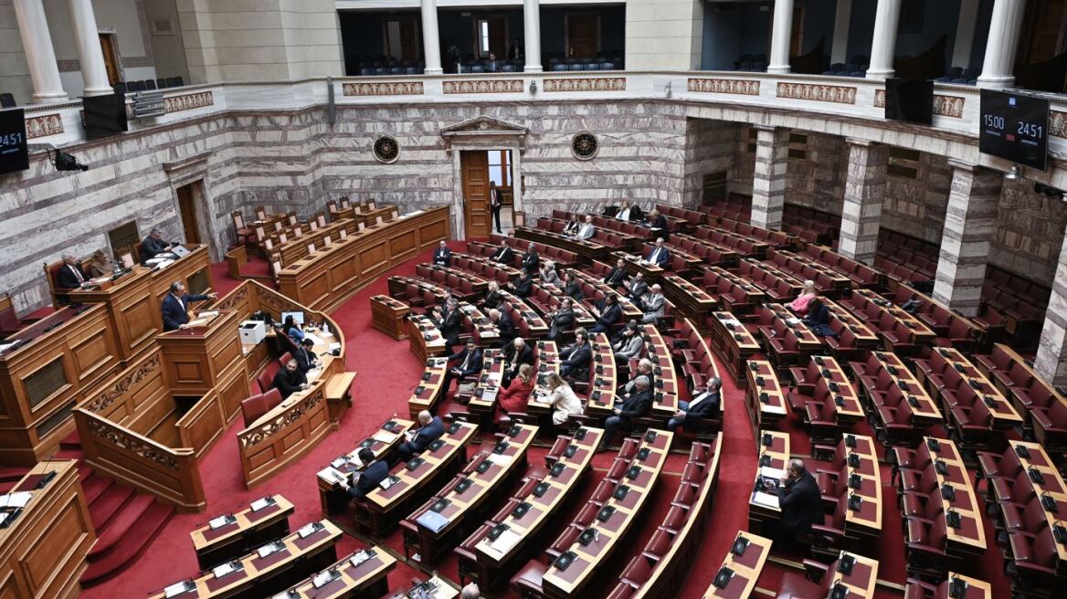 Επιστολική ψήφος: Σήμερα η ψηφοφορία για το νομοσχέδιο μετά την αναδίπλωση ΣΥΡΙΖΑ και ΠΑΣΟΚ