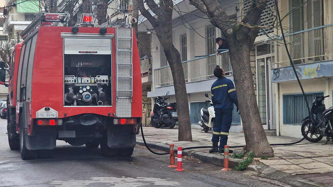 Θεσσαλονίκη: Άντρας εντοπίστηκε νεκρός σε διαμέρισμα κατά την κατάσβεση πυρκαγιάς