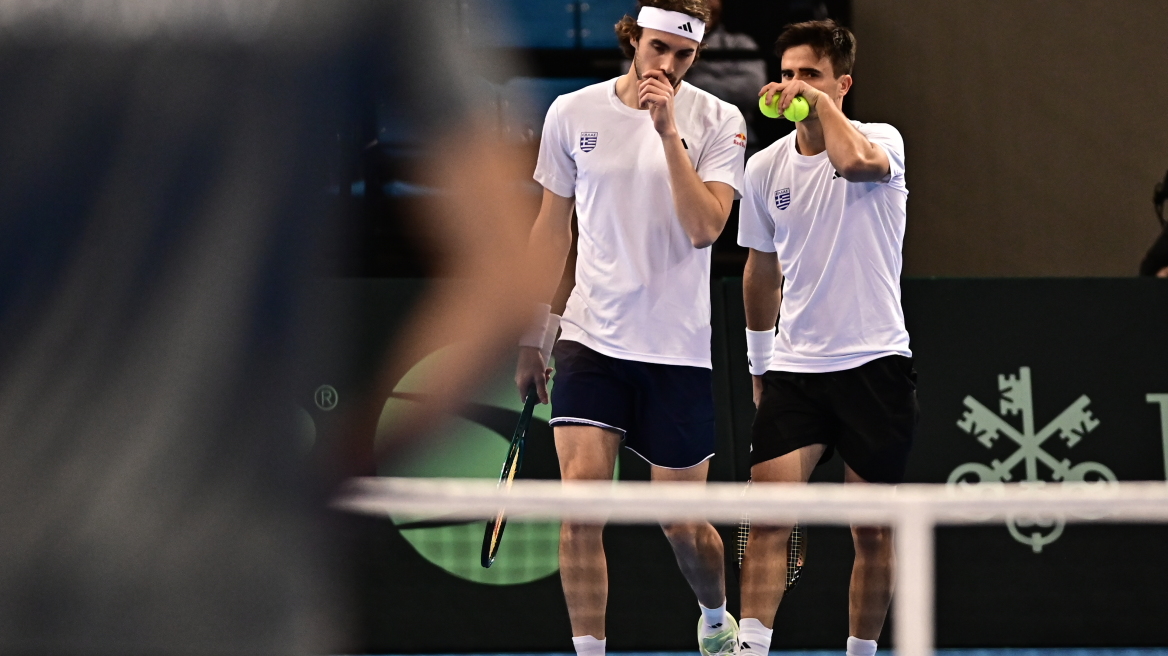 Davis Cup: Με ανατροπή τα αδέρφια Τσιτσιπά έστειλαν την Ελλάδα στο World Group 1