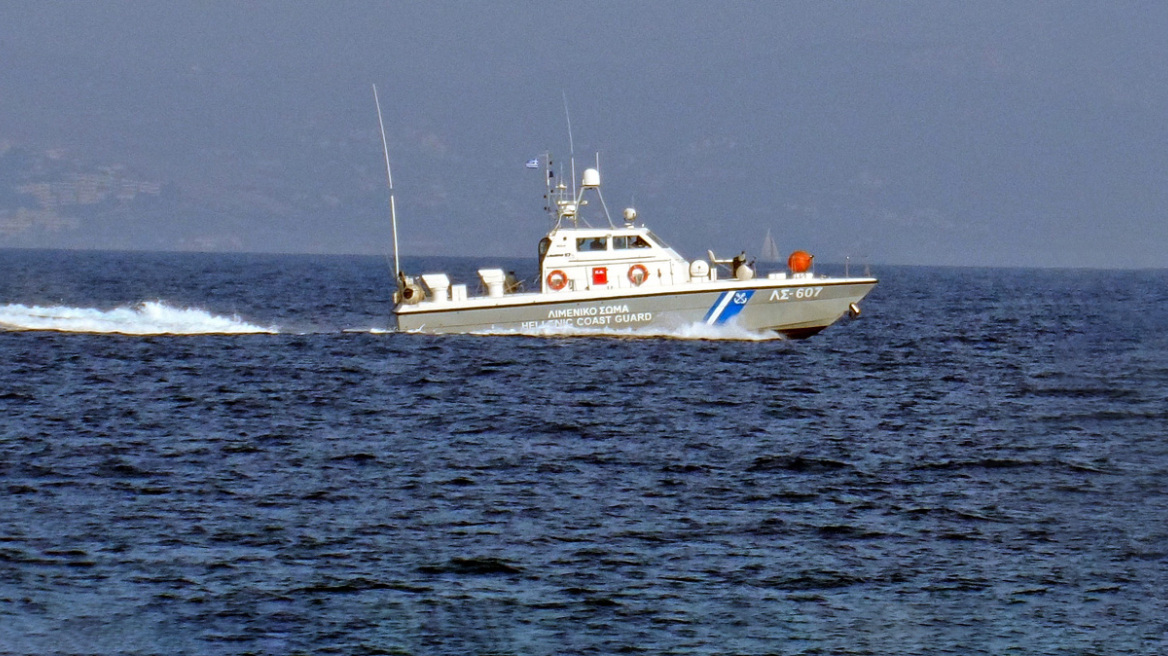 Σάμος: Ένας νεκρός και τέσσερις αγνοούμενοι έπειτα από το ναυάγιο με μετανάστες