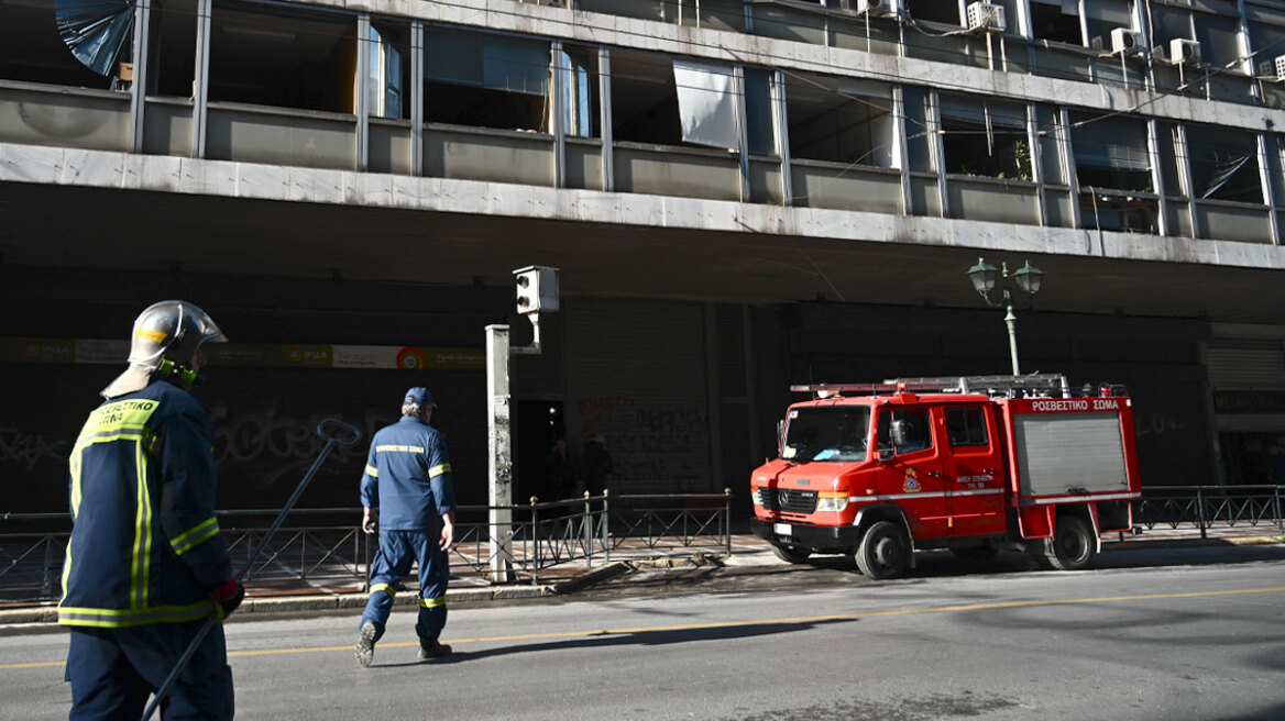 Λειτουργεί κανονικά το υπουργείο Εργασίας μετά την έκρηξη βόμβας - Συναγερμός στην Αντιτρομοκρατική