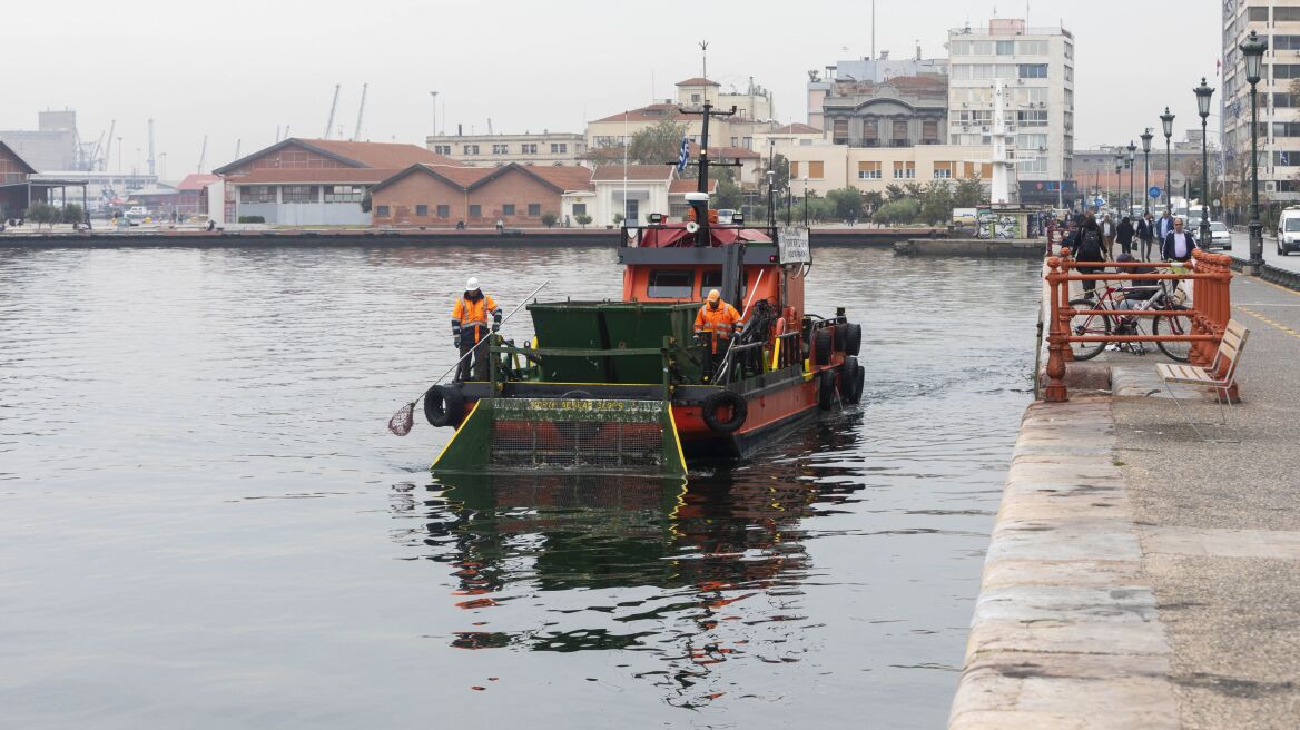 Θαλάσσια ρύπανση 16.000 τετραγωνικών μέτρων στον Θερμαϊκό