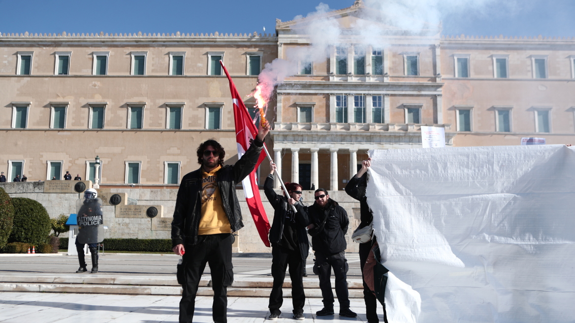 Νέο πανεκπαιδευτικό συλλαλητήριο το μεσημέρι στα Προπύλαια