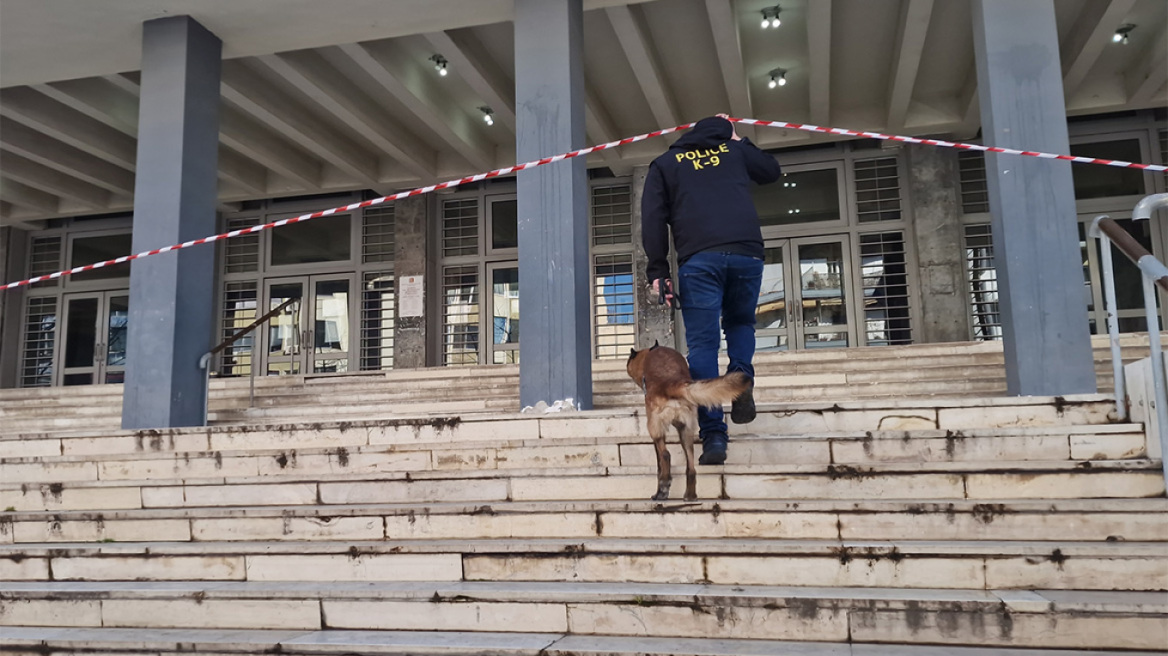 Θεσσαλονίκη: Επαναξιολογείται όλο το σύστημα ασφαλείας μετά την επιστολή-βόμβα στα δικαστήρια - Φλωρίδης: Υπάρχει κενό ασφαλείας 