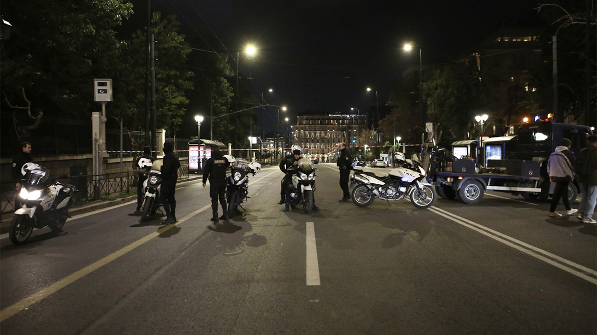 Φάρσα το τηλεφώνημα για βόμβα στη Βουλή - Άνοιξαν οι δρόμοι