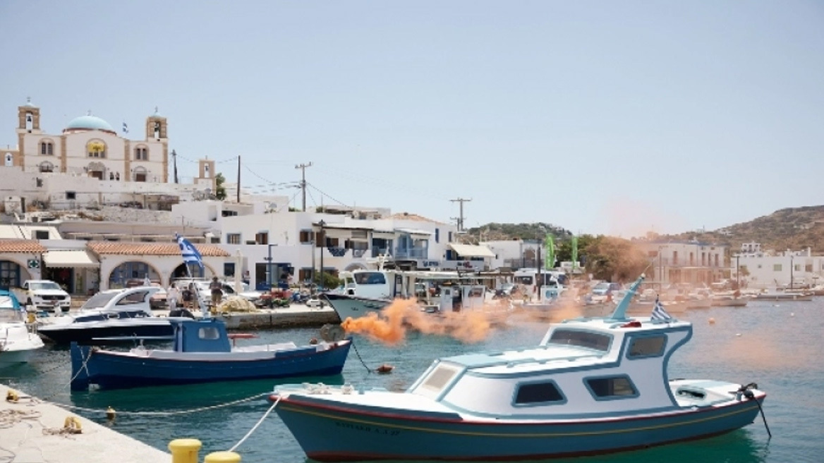 Ούτε ξαπλώστρες, ούτε ομπρέλες: Το παραμυθένιο ελληνικό νησί ο κορυφαίος προορισμός στον κόσμο!