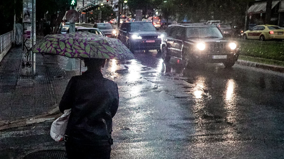 Καιρός - Τσατραφύλλιας: Οι περιοχές που θα πληγούν από ισχυρές καταιγίδες - Νέα επιδείνωση την Πέμπτη