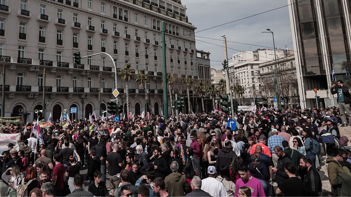 Απεργούν Δημόσιο και Μέσα Μεταφοράς την Τετάρτη - Δεμένα τα πλοία, δεν θα πετάξουν τα αεροπλάνα, χειρόφρενο και στα ταξί