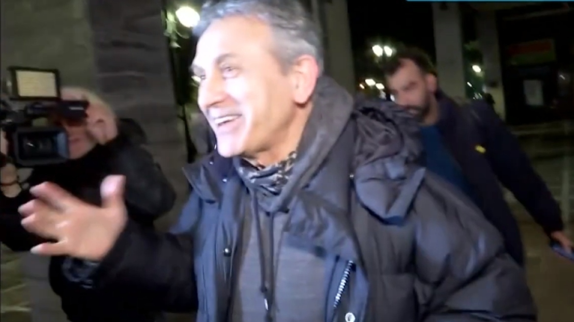 Γιώργος Νταλάρας: Νέα διένεξη με δημοσιογράφους #shortsvideo