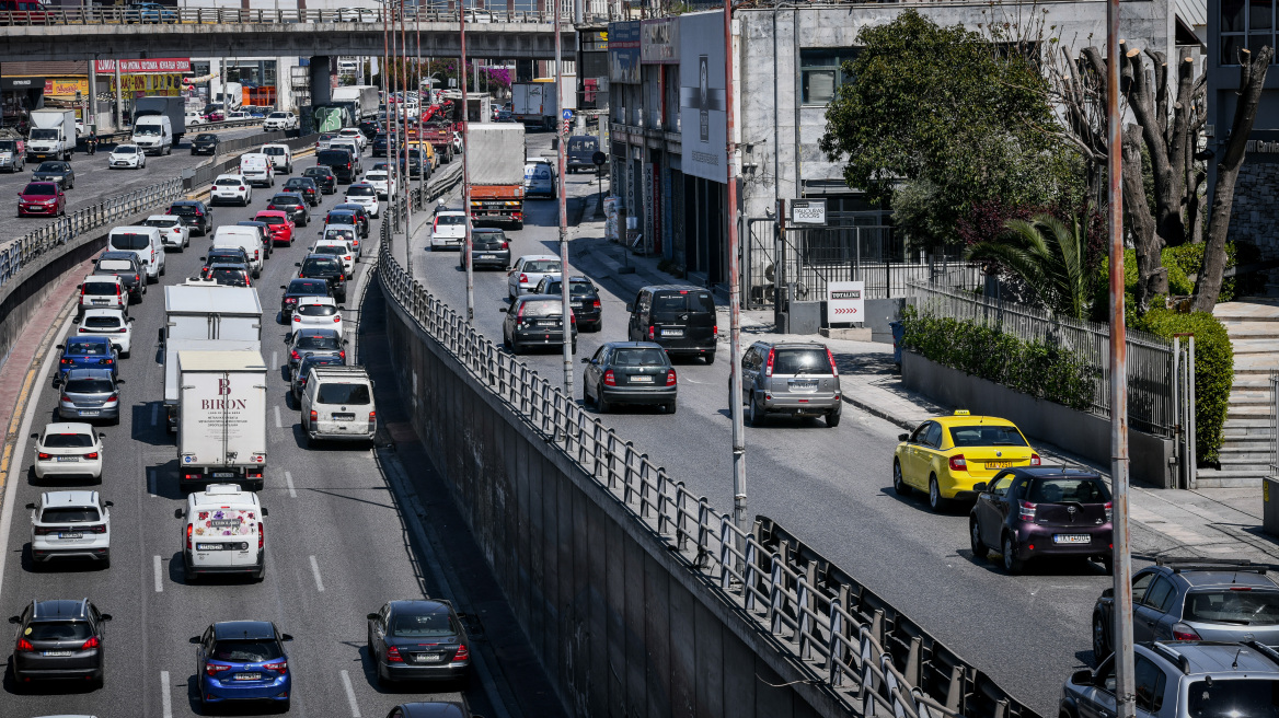 Κίνηση στους δρόμους - Απεργία: Μποτιλιαρισμένος Κηφισός, Κηφισίας και κέντρο - Live εικόνα