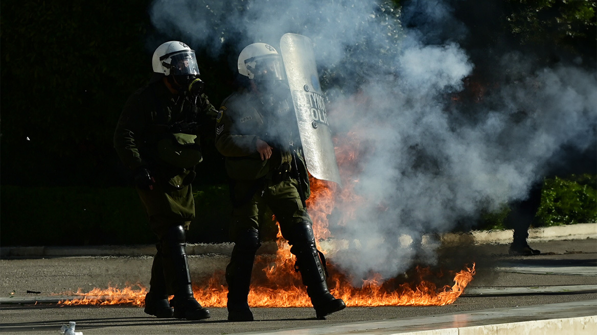 Πανεκπαιδευτικό: 16 τραυματίες από τα επεισόδια, ανάμεσά τους και αστυνομικοί - Τρεις συλλήψεις