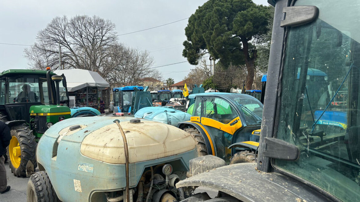 Συλλαλητήριο αγροτών στην Αγιά - Ζητούν να αντιμετωπιστούν όπως οι συνάδελφοί τους από Πήλιο και Μαγνησία