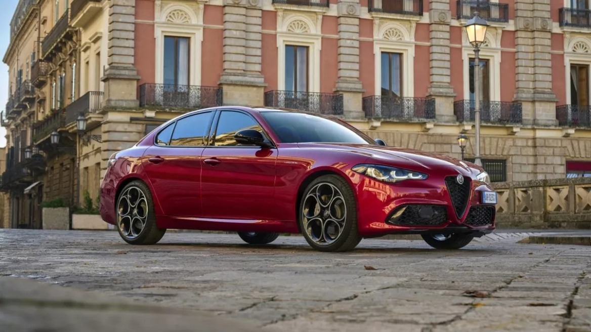 H Alfa Romeo ετοιμάζει τη νέα Giulia 