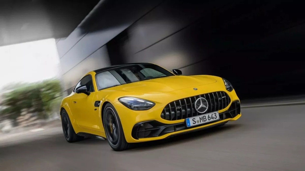 Η τετρακύλινδρη Mercedes-AMG GT συναρπάζει