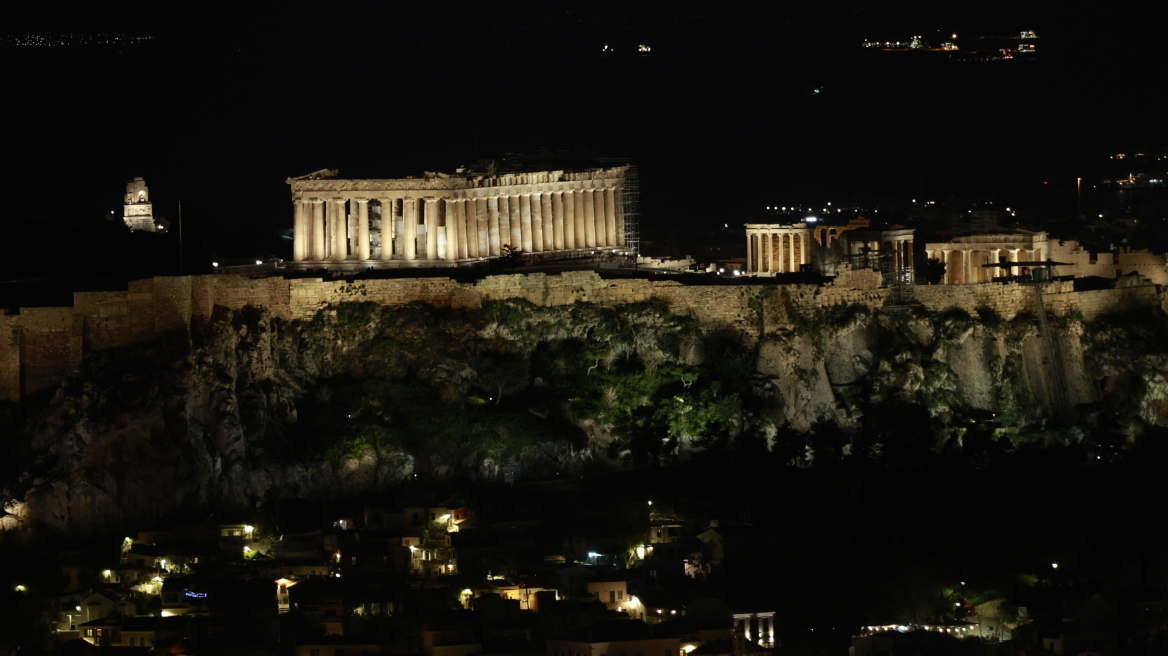 «Ώρα της Γης» -  Χιλιάδες φωνές ενώθηκαν και αφιέρωσαν μια ώρα για την προστασία των δασών	