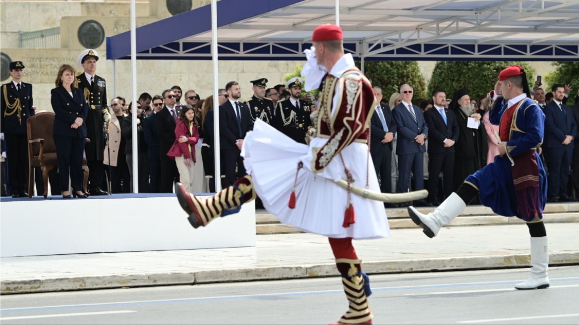 ΕΕ: Η πρακτική της μη πρόσκλησης Ρώσων διπλωματών σε εορταστικές εκδηλώσεις ισχύει από την πρώτη ημέρα του πολέμου