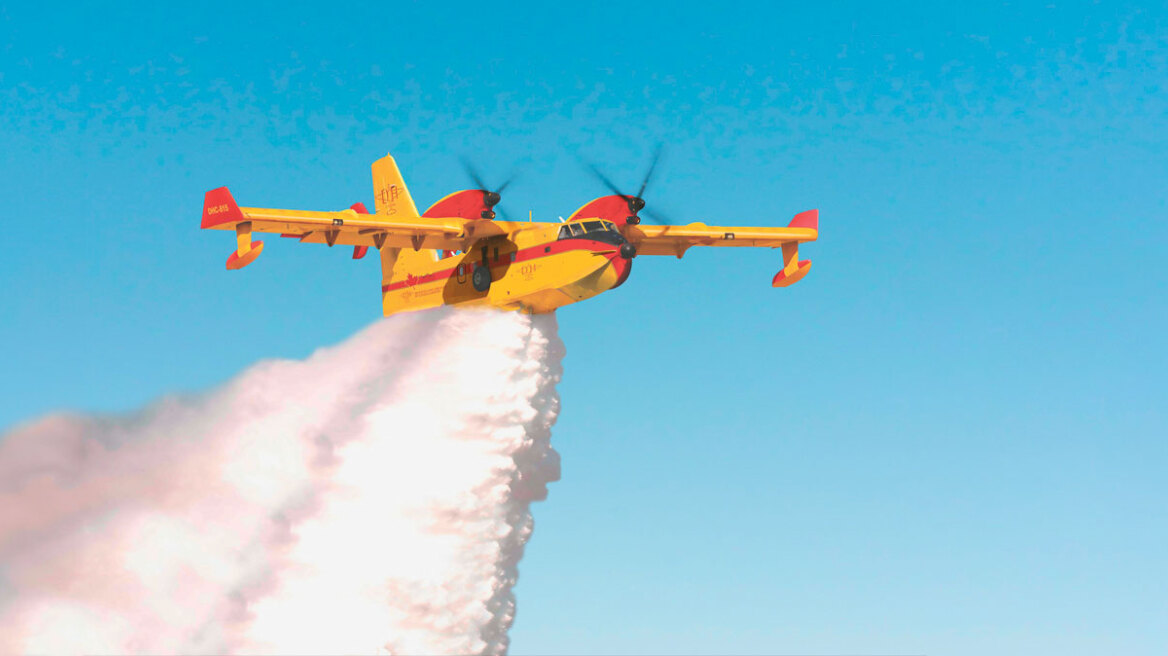 Και τη νύχτα στη μάχη της πυρόσβεσης τα 7 νέα Canadair που παίρνει η Ελλάδα