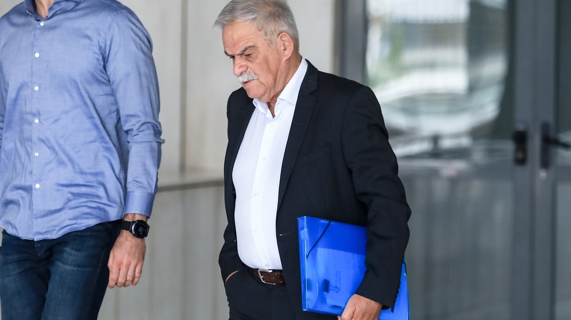 Δίκη για το Μάτι: Ποινική δίωξη σε βάρος του Τόσκα για το αδίκημα της ψευδούς κατάθεσης ζήτησε συνήγορος της πολιτικής αγωγής