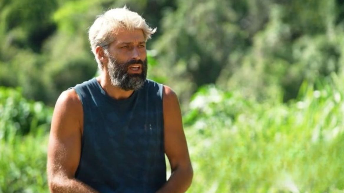 Survivor - Αλέξης Παππάς: Η Χρύσα απείλησε την ομάδα ότι στη μονομαχία θα περπατά