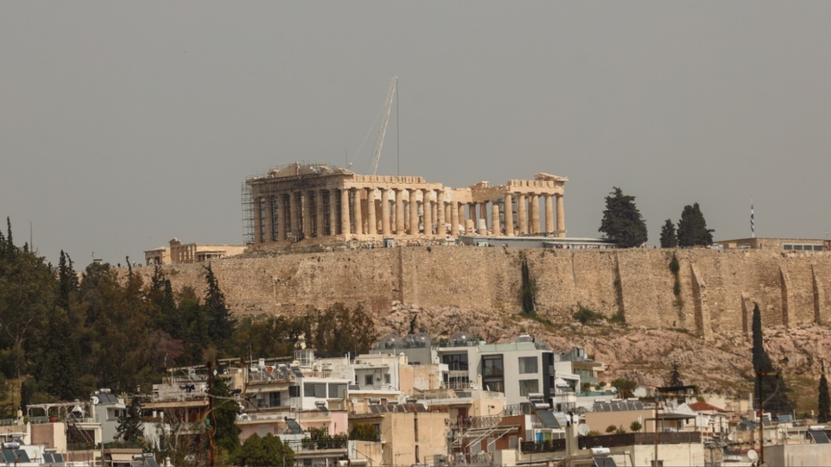 Κοκτέιλ αφρικανικής σκόνης και υψηλών θερμοκρασιών: «Καμπανάκι» από τους ειδικούς 