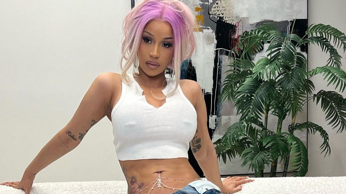 Cardi B: Σχεδόν γυμνή στο Instagram