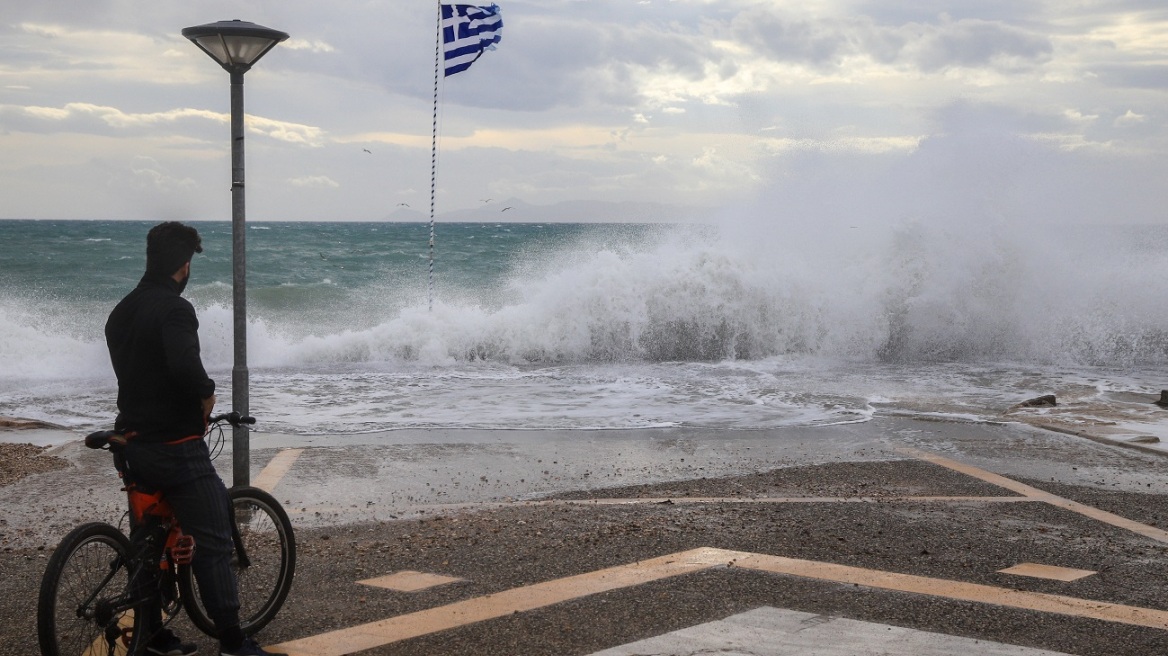 Καιρός - Κολυδάς: Με ενισχυμένους βοριάδες και χωρίς βροχές η εβδομάδα - Υψηλός κίνδυνος για πυρκαγιές 