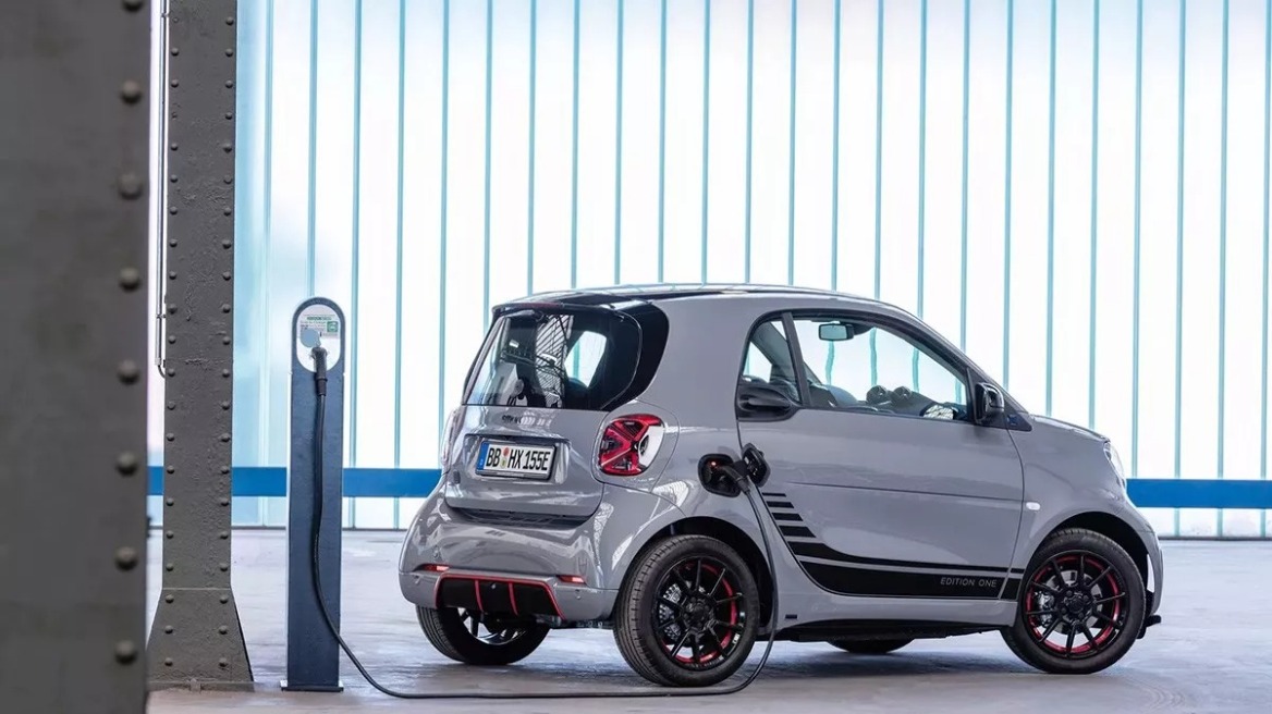 Στο προσκήνιο και πάλι το Smart Fortwo EV