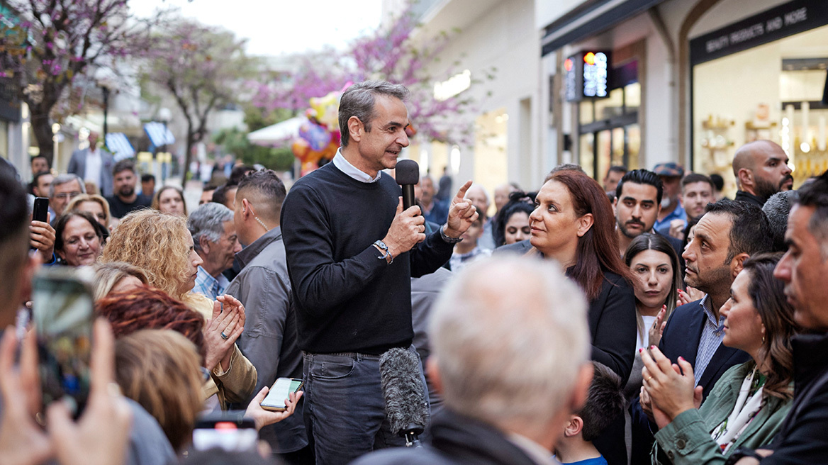 Η ΝΔ επανέρχεται σε μονοπάτι συσπείρωσης - Ξεκινά το κύμα περιοδειών Μητσοτάκη, έρχονται τα κομματικά κλιμάκια