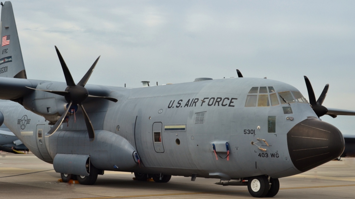  «Stolen Cerberus»: Στην Ελευσίνα το θηριώδες C-130J